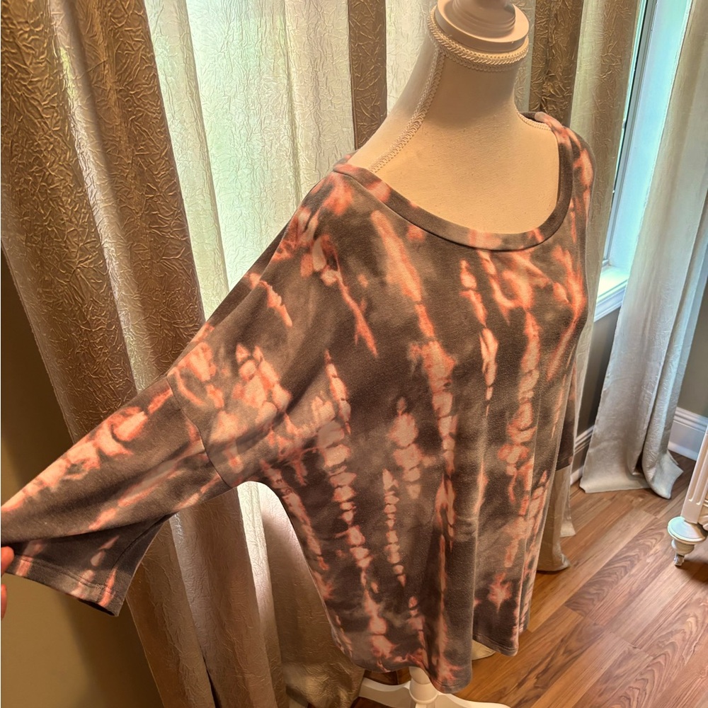 Lightweight Tie-Dye Women's Top